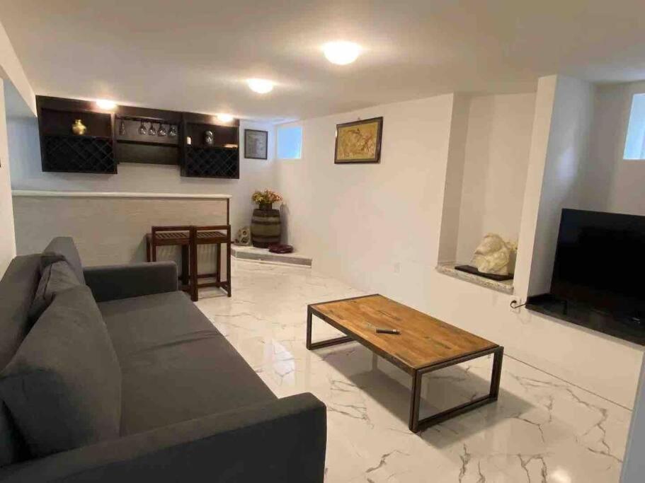 Modern House Newly Furnished 3 Mins Drive To Fall شلالات نياغارا المظهر الخارجي الصورة